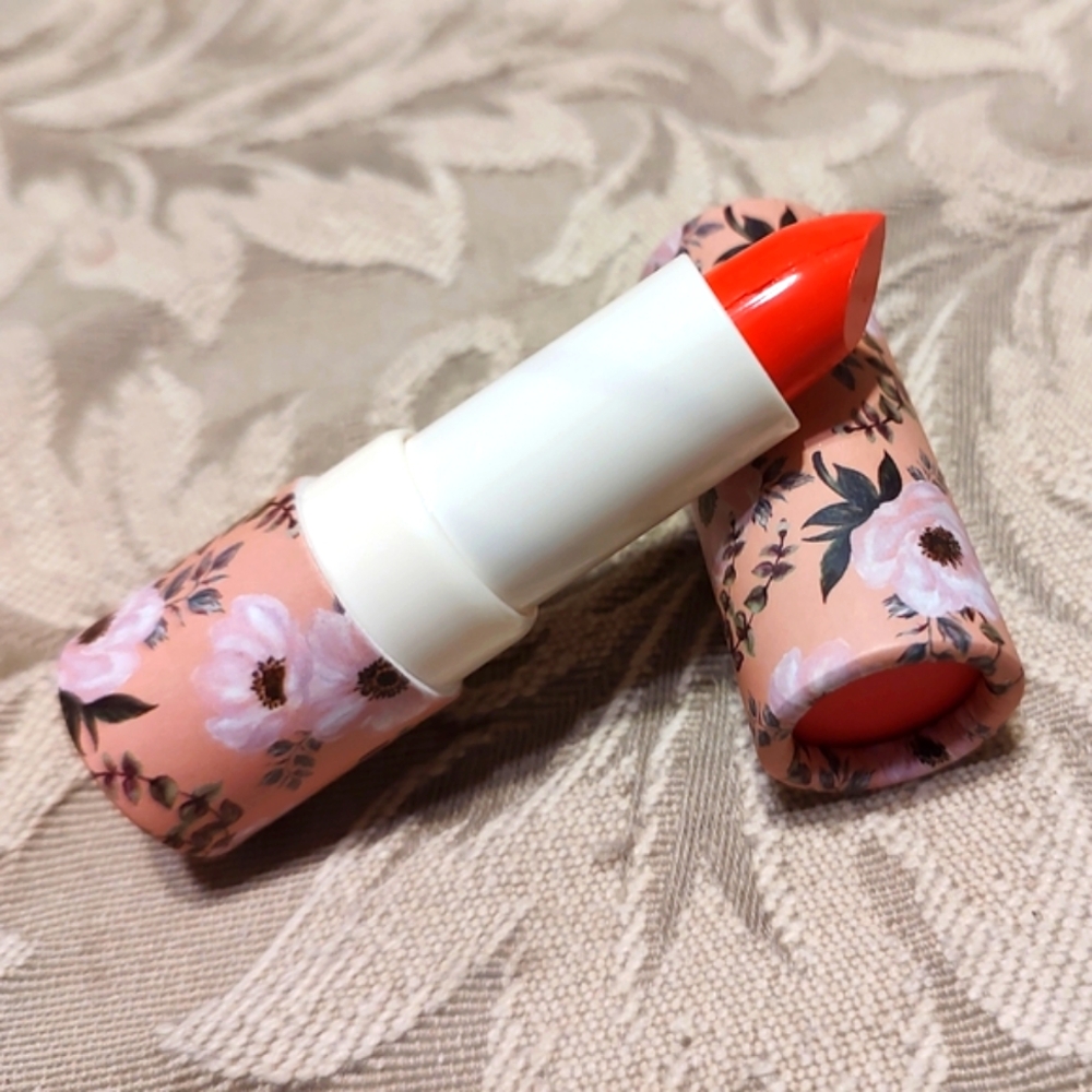 🔸💋🔸NWOT B-Pure Hydrating Lipstick Infused With Rose Oil - Vibrant Coral Red